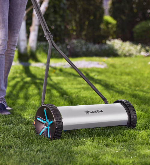 Gardena Cylindergräsklippare Comfort 330 klipper en gräsmatta